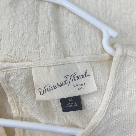 Universal Thread Womens Ivory Textured Ruffle 3/4L Sleeve Top Blouse Size M - Picture 3 of 9
